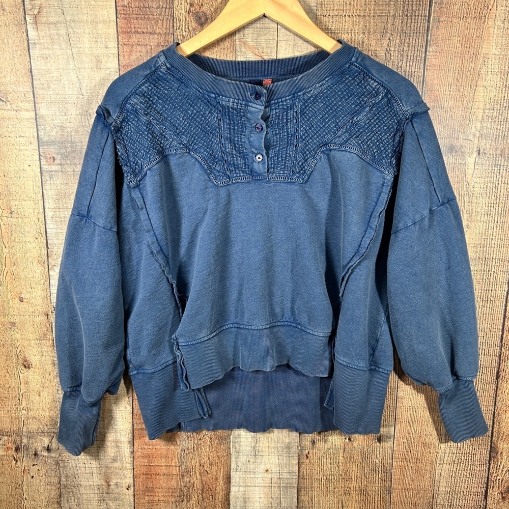 Anthropologie Pilcro Pintuck Henley Sweatshirt XS Blue Oversized Boho Pullover